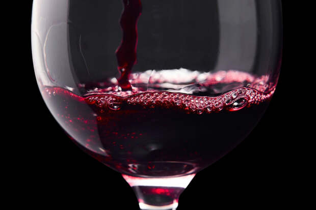 Экономист Беляев: импортное вино может подорожать вдвое из-за повышения акциза
