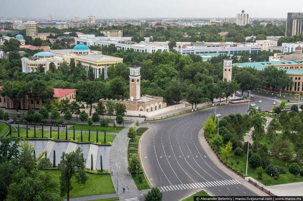 Ташкент. Витрина чудес в лавке под названием "Узбекистан" Ташкент. Витрина чудес в лавке под названием "Узбекистан"
