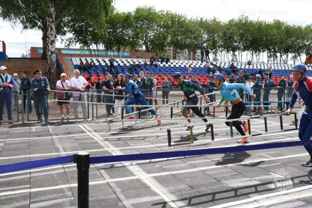 В Кирове проходят Всероссийские соревнования по пожарно-спасательному спорту