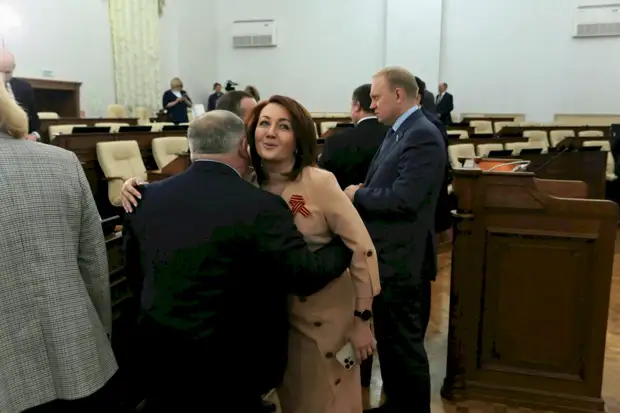 Майское настроение. Фоторепортаж с отчёта губернатора Виктора Томенко