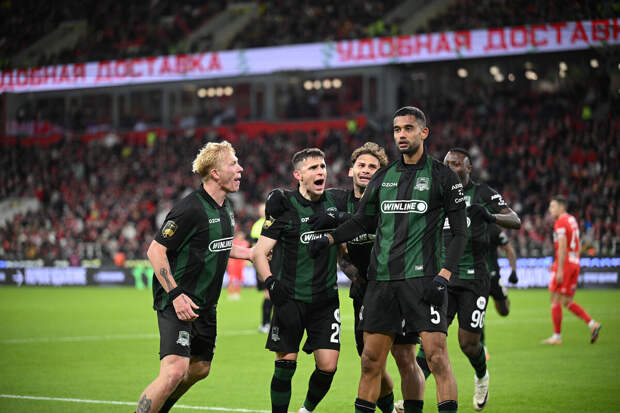 Комментатор Орлов: судьи невольно помогают "Краснодару"