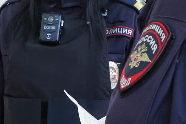 Шавермы на незаконном электричестве: полицейские нагрянули в петербургскую сеть фастфуда