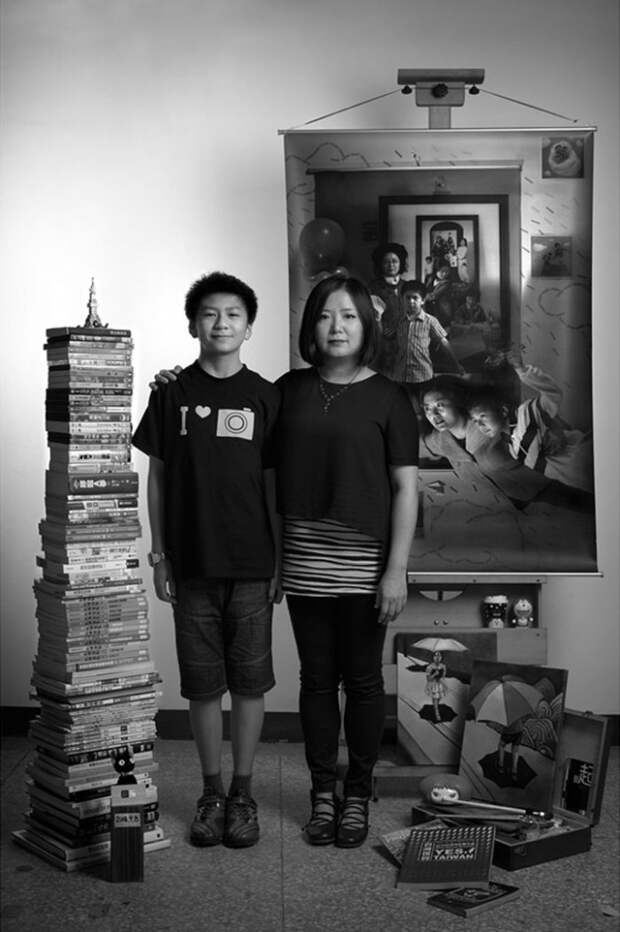 Женщина в течение 17 лет ежегодно фотографировала, как меняется ее сын. Красивый фотопроект
