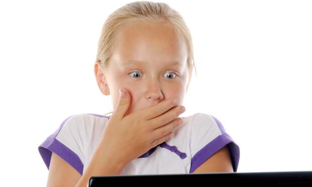 ВЦИОМ: россияне поддерживают фильтрацию контента и подтверждение возраста в соцсетях для детей