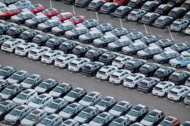 Новые автомобили в России за 12 лет подорожали в три с лишним раза