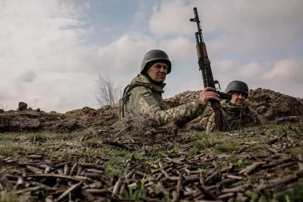 Генштаб ВСУ перебрасывает под Северск националистические формирования, пытаясь остановить наступление ВС РФ