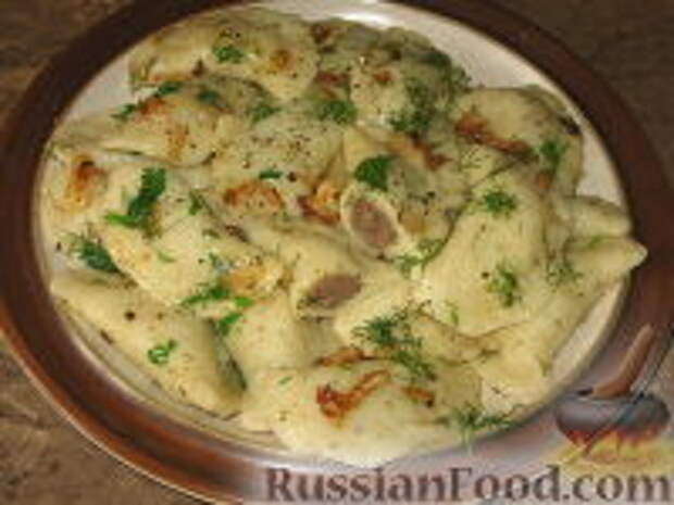 Фото к рецепту: Картофельные вареники с куриной печенью