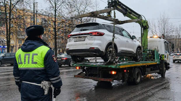 Автоюрист Славнов объяснил, за какой горящий значок ГИБДД тут же эвакуирует машину
