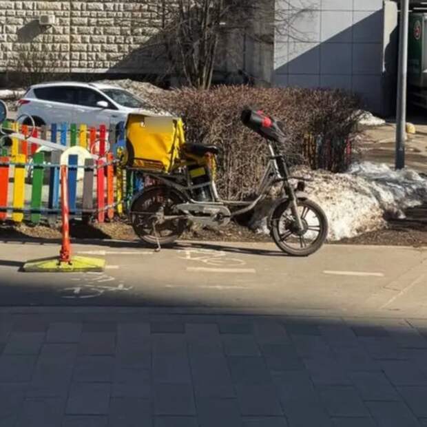 Водитель электровелосипеда сбил ребенка на самокате в Москве