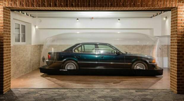 Законсервированная на 23 года в пузыре BMW 740i с пробегом выставлена на продажу