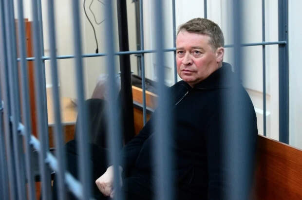 Суд утвердил замену колонии на работы экс-главе Марий Эл Маркелову