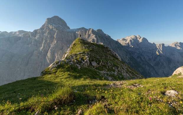 Спасатели нашли пропавшего туриста в горах Сочи после трехдневных поисков