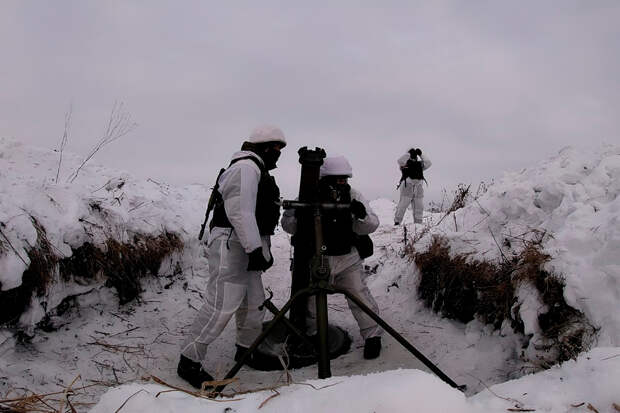 В Кемеровской области минометчики ЦВО учились уничтожать замаскированные опорные пункты противника