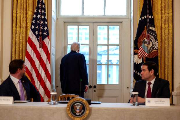 Нападение на Иран ударило по единству Белого дома