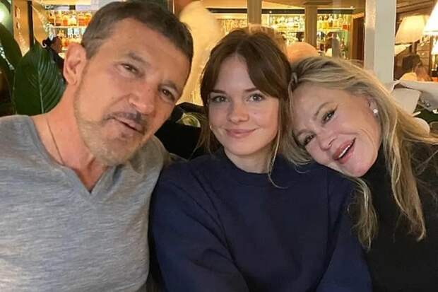 Дочь Мелани Гриффит и Антонио Бандераса Стелла сыграла свадьбу в Испании