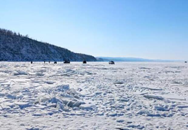 Странные ритуалы: гид с Ольхона бьёт тревогу из-за поведения туристов на Байкале