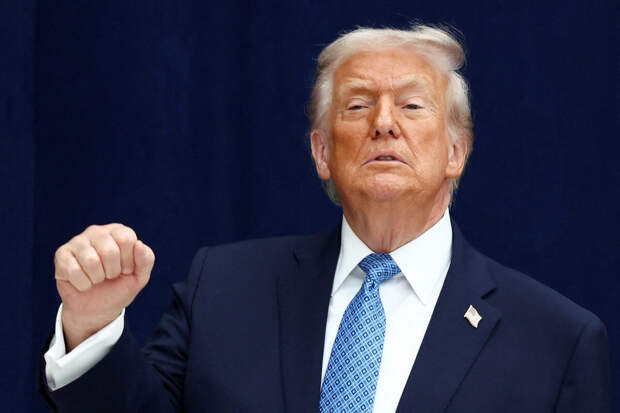 Белый дом: Трамп вместе с командой следит за ситуацией в Иране