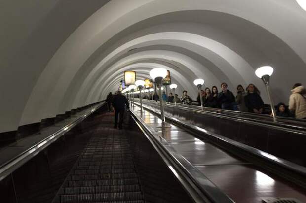 Больше 64 тысяч пассажиров выбрали метро для поездок в День основания Петербурга