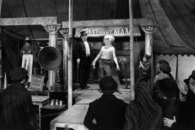 Кадр из фильма «Человек-слон»