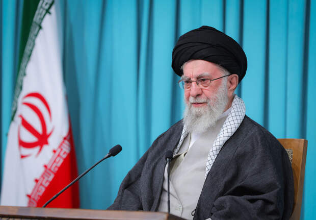 Верховный лидер Ирана Али Хаменеи погиб при ракетном ударе. Чем иранские военные ответят США и Израилю и кто возглавит страну?