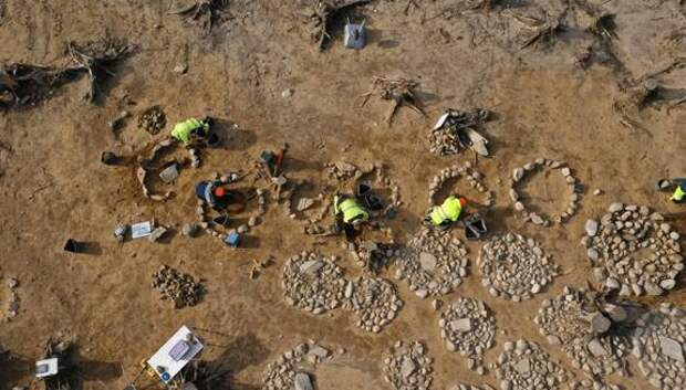 Древние каменные круги покрывают 2800-летние могилы детей в Норвеги
