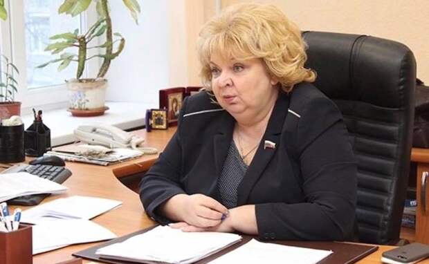 Депутат Максимова предложила ввести налог на бабушкин огород 