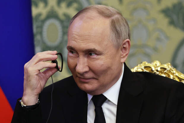 Путин: властям очень полезно знать, с чем россияне обращаются реально