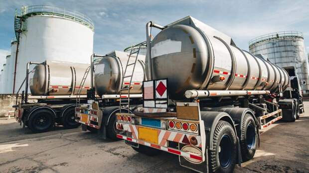 Как операция Израиля и США против Ирана повлияет на цену бензина в России?