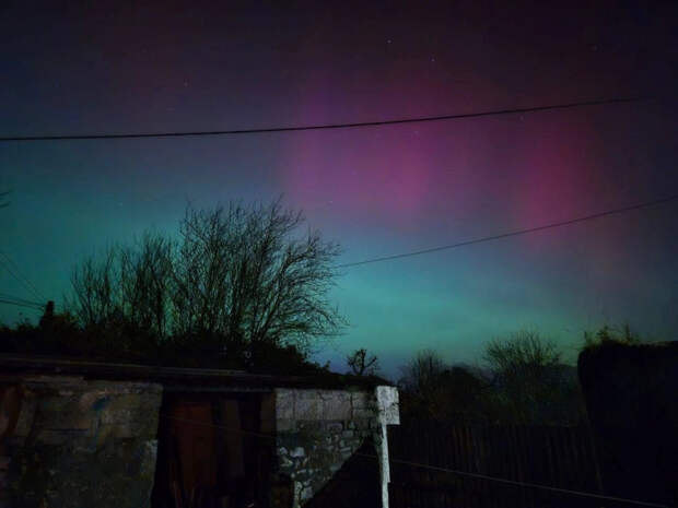 Северное сияние наблюдают жители большинства регионов России — от Калининграда до Сочи