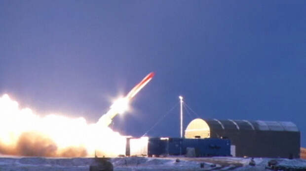 Путин поручил подготовиться к постановке "Буревестника" на боевое дежурство