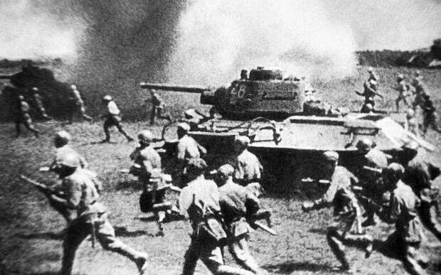Курская битва. Наступление советских войск на "Огненной дуге", 1943 год. Фотохроника ТАСС