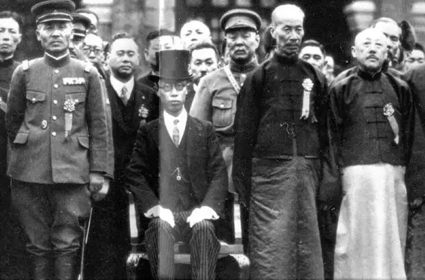 Пишите письма, Ваше Величество! В Москву, товарищу Сталину