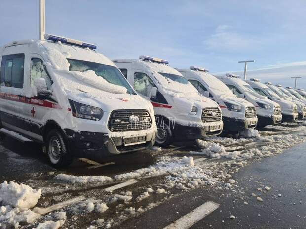 В Крым доставили 43 новые машины «скорой»