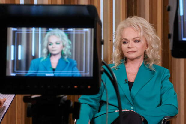 Представитель Долиной опроверг сообщения о ее выезде из квартиры