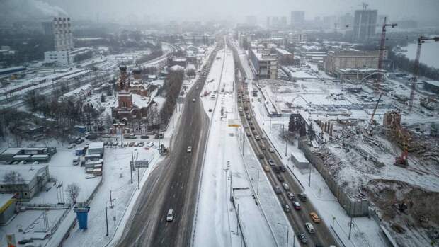 Очевидцы пробки на пути в Москву ломают голову над причинами внезапно проколотых шин