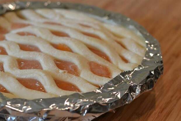 Если нужно сделать вкусный пирог, без фольги не обойтись. /Фото: images.pausecafein.fr Если нужно сделать вкусный пирог, без фольги не обойтись. /Фото: images.pausecafein.fr