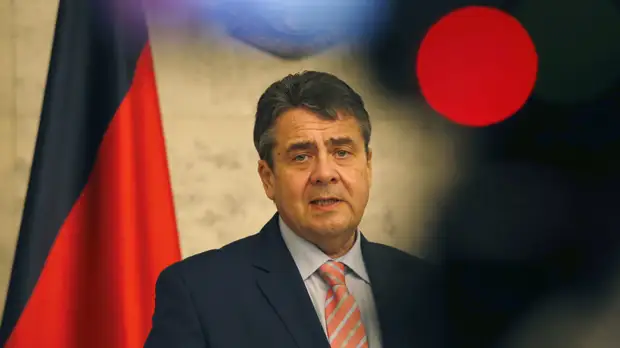 Spiegel: экс-глава МИД ФРГ раскритиковал посла Украины Мельника за «теории заговора»