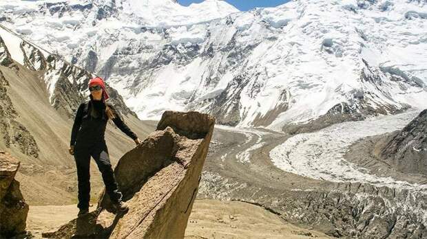 Спасатели прекратили поиски альпинистки Наговициной на пике Победы