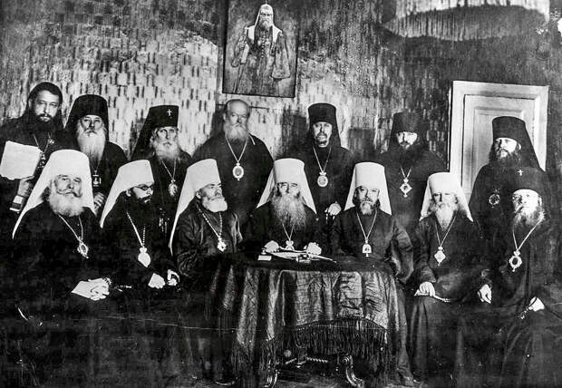 Почему Сталин реабилитировал Русскую Православную Церковь