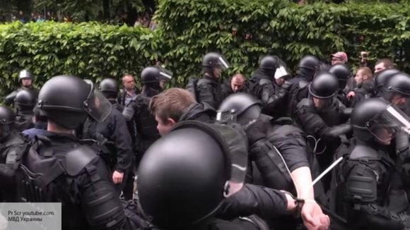 Немецкий историк жестко осадил украинцев: «Вы никогда не попадёте в Европу» Немецкий историк жестко осадил украинцев: «Вы никогда не попадёте в Европу»
