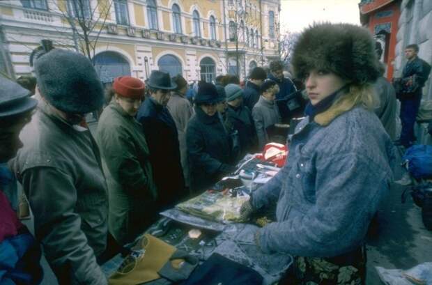 1992. Уличная торговля в Москве