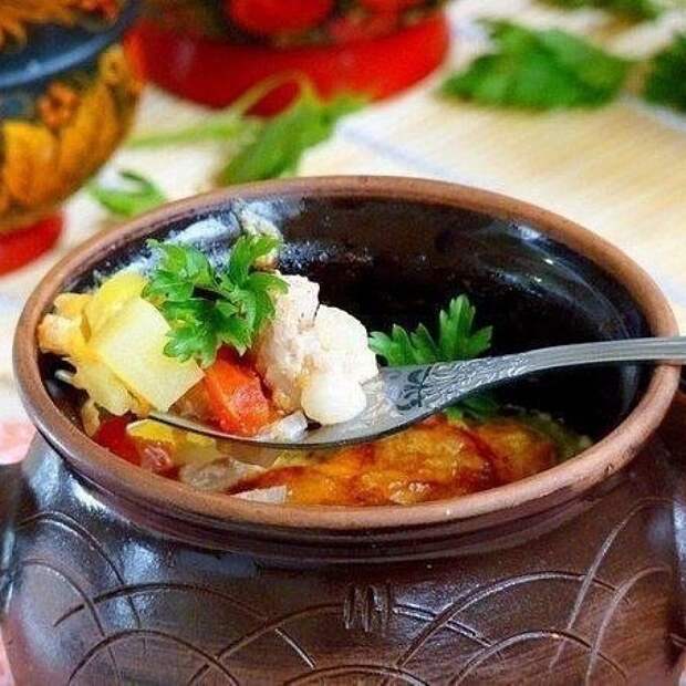 Жаркoе в гoршoчках