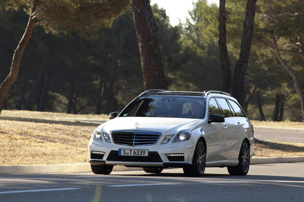 Снимок автомобиля Mercedes E63 AMG Wagon