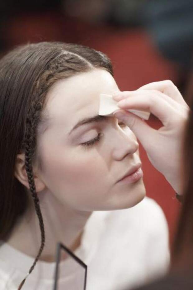 Как убрать жирный блеск с лица. Матовое покрытие: как убрать жирный блеск с лица