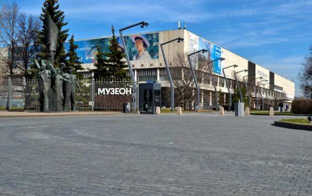 В Москве скульптуры художников «Арт-фабрики» украсили парк искусств «Музеон»