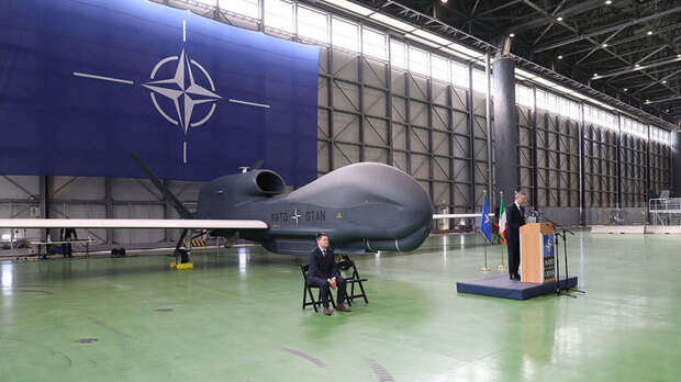 Ястребиный пролёт: как НАТО намеревается следить за Россией с помощью новейших американских беспилотников