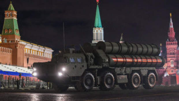 Зенитный ракетный комплекс С-400 Триумф на репетиции военного парада на Красной площади