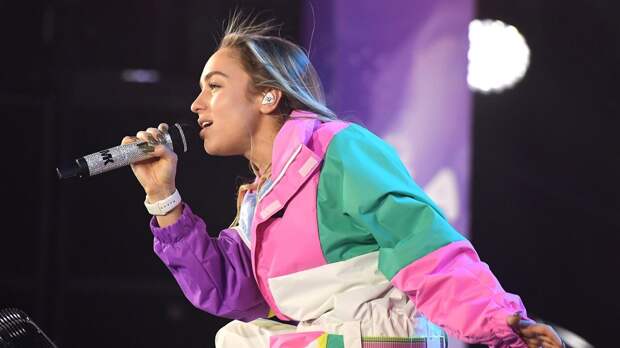 Концерт Мари Краймбрери в Питере превратился в хаос