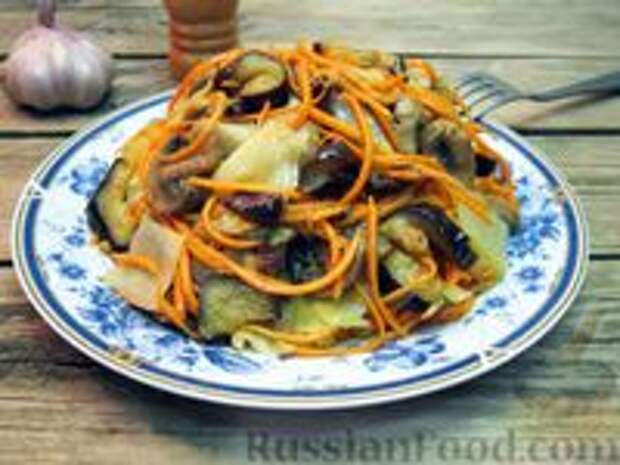 Фото к рецепту: Салат с жареными овощами и грибами, по-корейски
