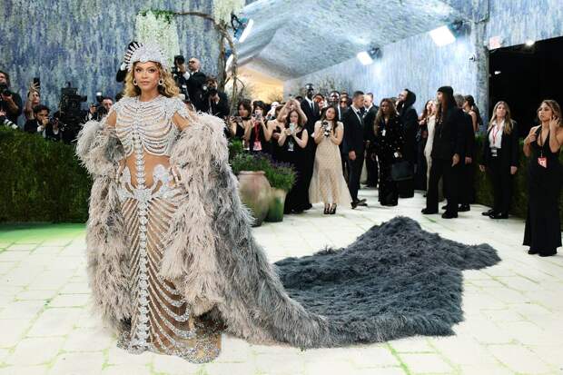 Названы самые стильные звезды Met Gala 2026